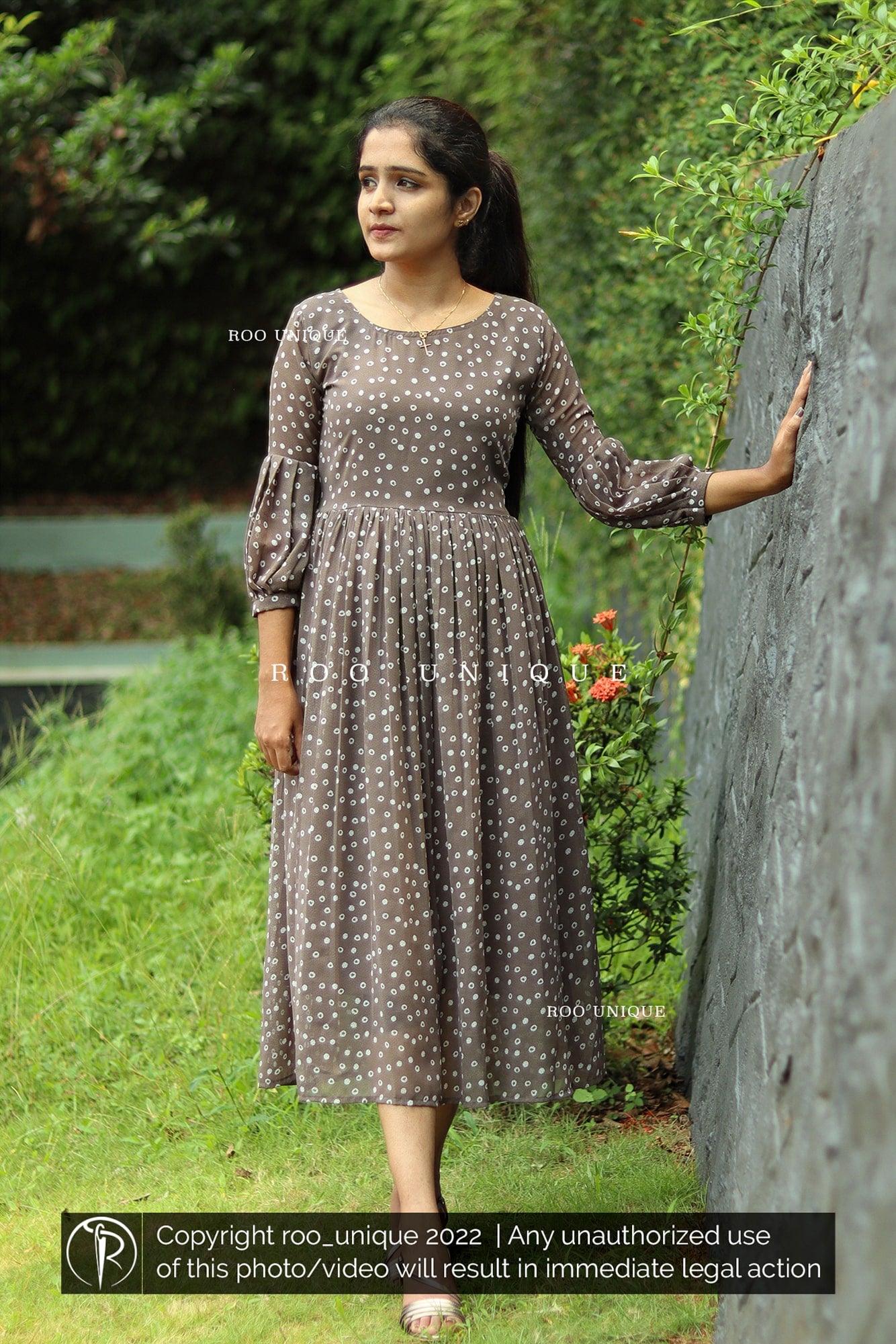 Grey Shade Pleated Sleeve & Round Print Frock – ROO CLOTHING